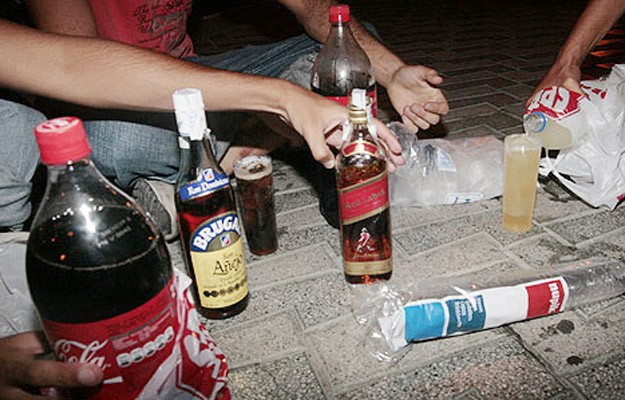 Consumo de bebidas alcohólicas en la vía pública.