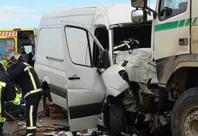 accidente furgon camion