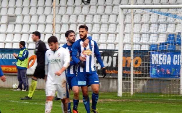 Jesús Jiménez ha marcado el tanto de la victoria del CF Talavera ante el Pontevedra en los instantes finales del partido disputado en el Municipal El Prado