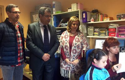 Visita del delegado de la Junta en Toledo a sede de APANDAPT 2