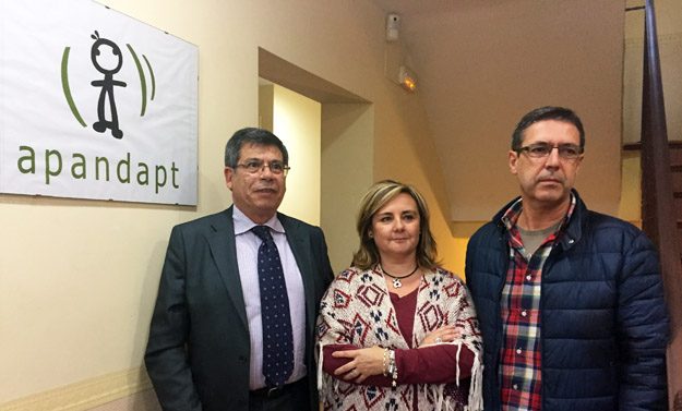 Visita del delegado de la Junta en Toledo a sede de APANDAPT