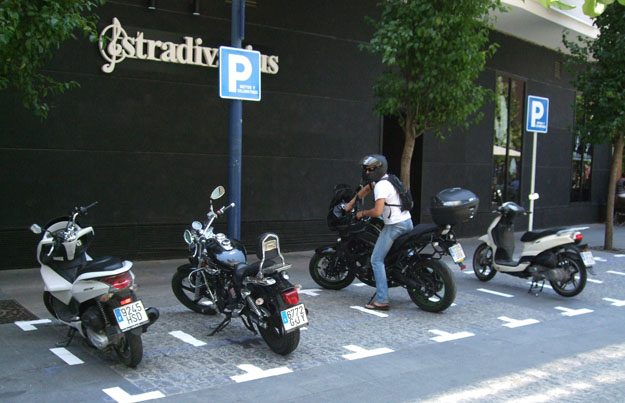 parking motos 1