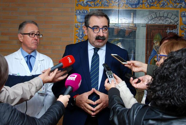 El consejero de Sanidad, Jesús Fernández Sanz, ha anuncado que la UNidad de Media Estancia de Salud Mental de Talavera estará en funcionamiento en 2019 en el ICS