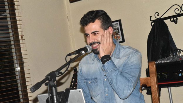 FRan Flores es un cantautor talaverano que este domingo presenta su primer disco 'Sultana' en el que muestra su forma de enteder la música a través del flamenco-fusión