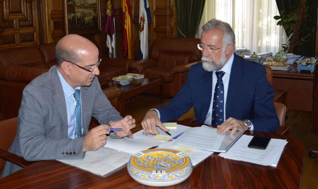 Rafael Sancho Zamora, nuevo gerente de la Asociación de Centros Europeos de Empresas e Innovación de España se entrevistó con el alcalde de Talavera, Jaime Ramos 