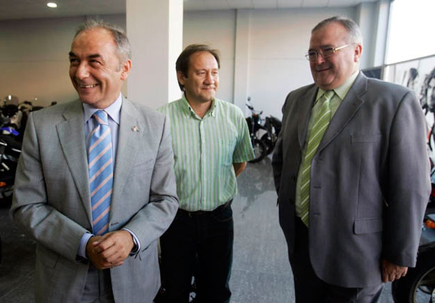 José Francisco Rivas junto a Carlos del Rivero y Javier Corrochano.