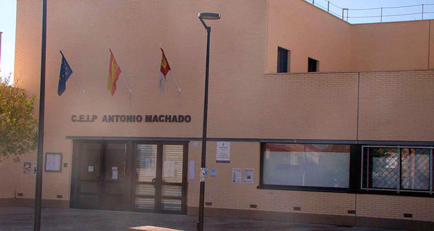 Colegio Antonio Machado, uno de los centros de reparto.