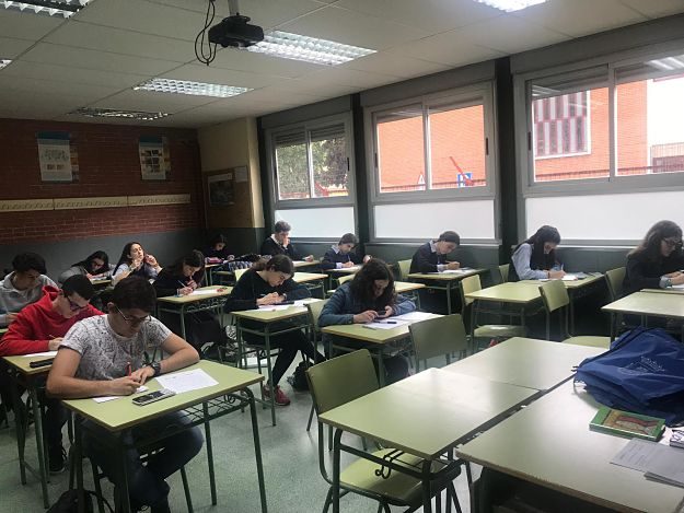 Los alumnos durante las pruebas.