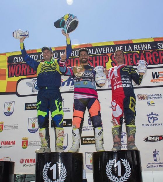 El talaverano Raúl Álvarez, en lo más alto del podio. Foto Moto Club Talavera, Facebook.