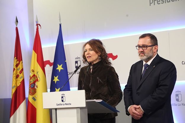 La consejera Aurelia Sánchez, anunciando la medida.