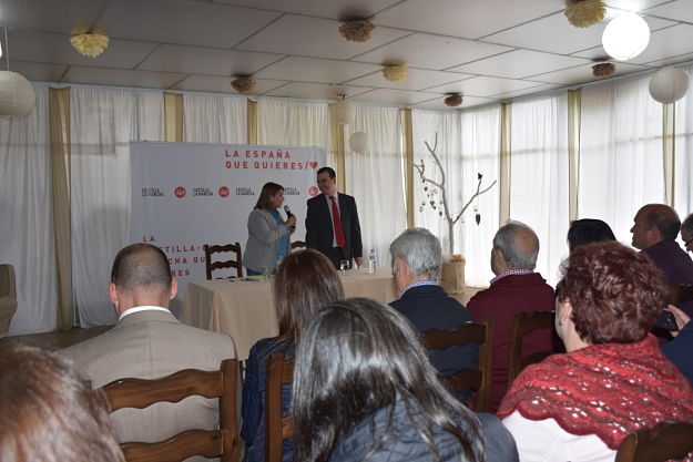 Reunión con representantes del sector agroalimentario.