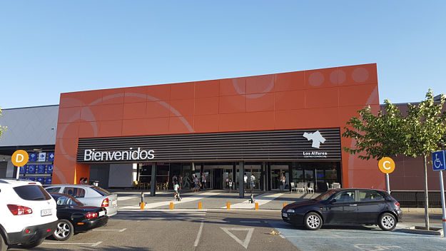 Centro comercial Los Alfares.