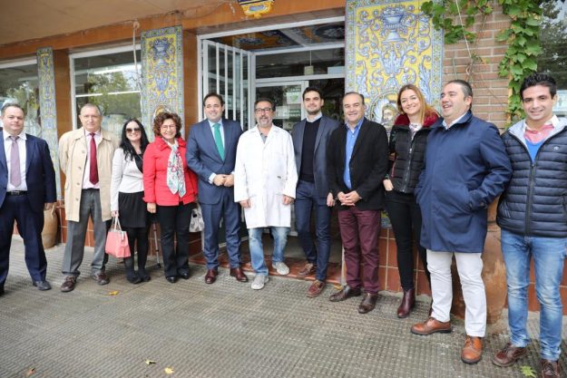 Visita de dirigentes del PP al Alfar del Carmen.