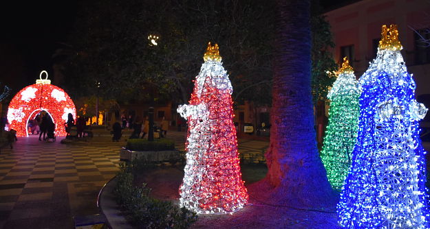 Talavera Inaugura La Iluminación Navideña Y El Mercado De Navidad Del Comercio 9231