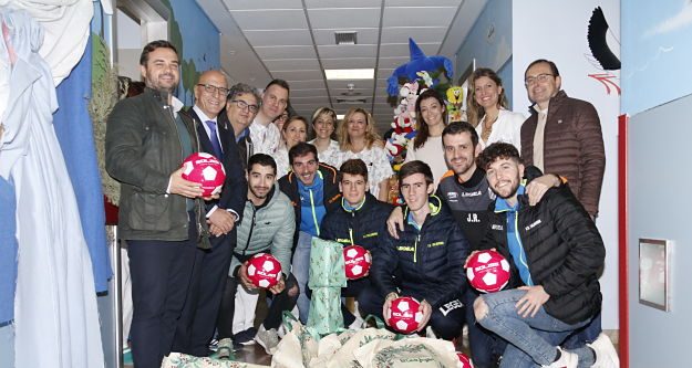 Delegación del FS Talavera en el hospital.