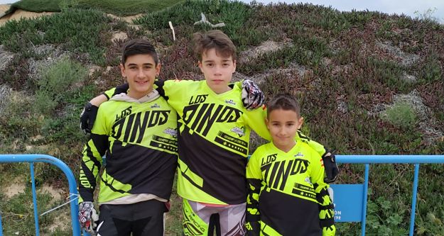 Los tres representantes del BMX Los Pinos.