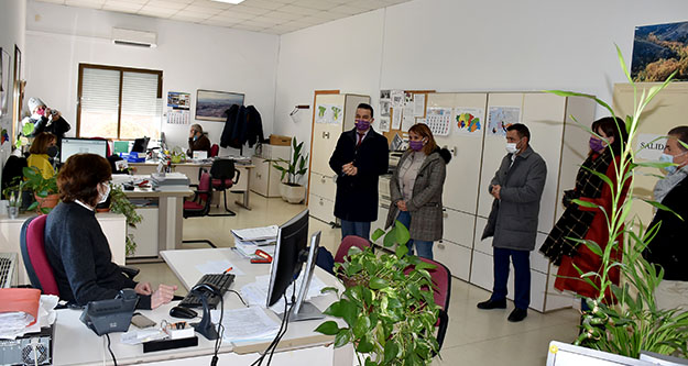 Visita institucional a la oficina comarcal de Talavera.